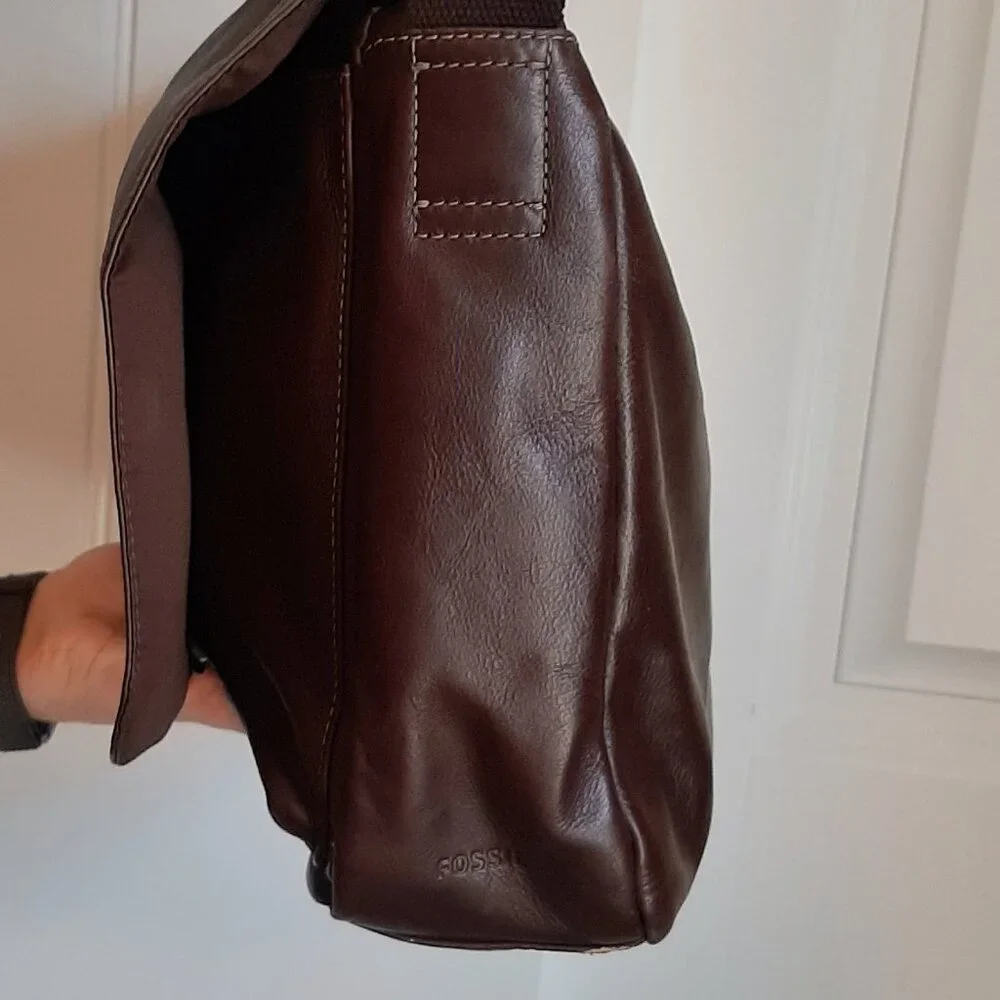 Fossil Brown Leather Messenger Briefcase Crossbody Bag (Flawed)